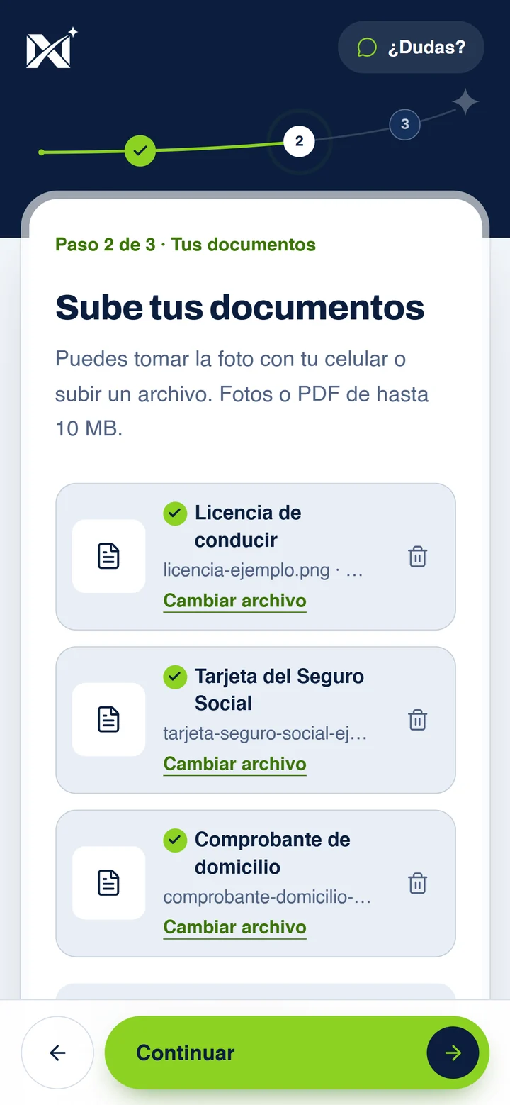 Paso 2 del formulario de NovaCore en un celular: subir licencia, tarjeta del Seguro Social y comprobante de domicilio